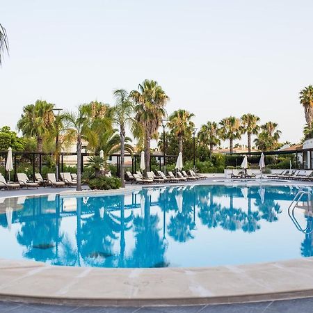Wyndham Grand Algarve Hotel กิงตาตาโดลาโก ภายนอก รูปภาพ Pool at the hotel