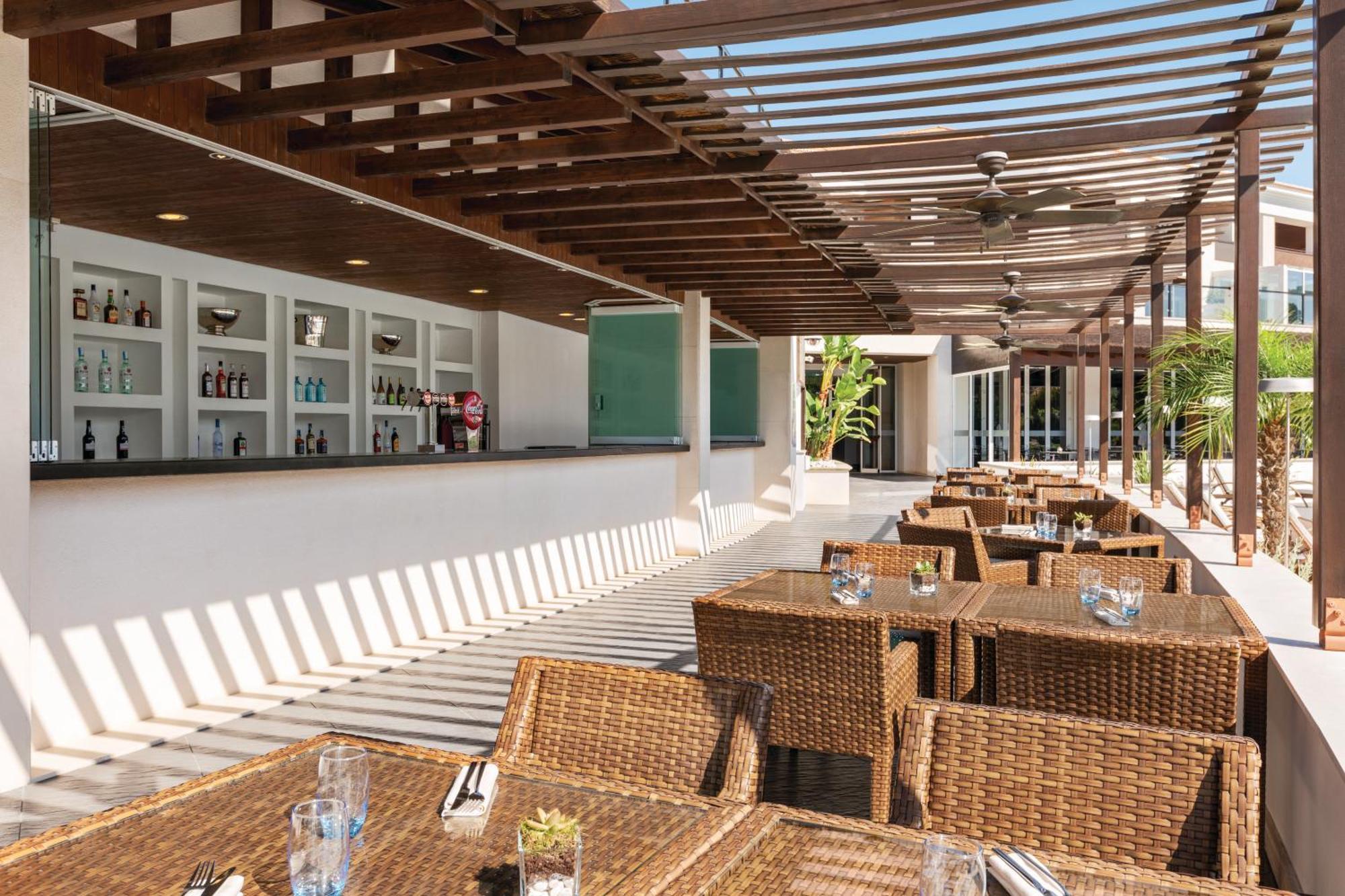 Wyndham Grand Algarve Hotel กิงตาตาโดลาโก ภายนอก รูปภาพ The Sky Bar